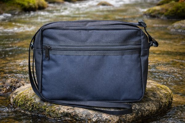 Derby Bag in Navy Waxed Cotton Canvas